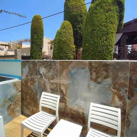 Chariot Apartments Santorini Kamári Extérieur photo
