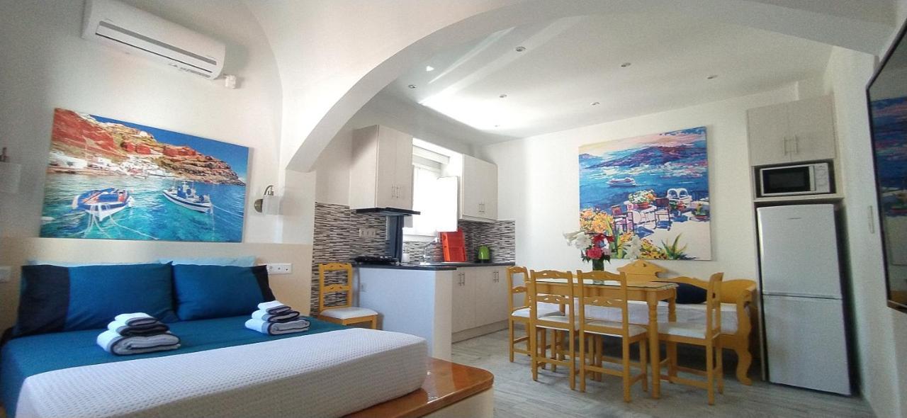 Chariot Apartments Santorini Kamári Extérieur photo