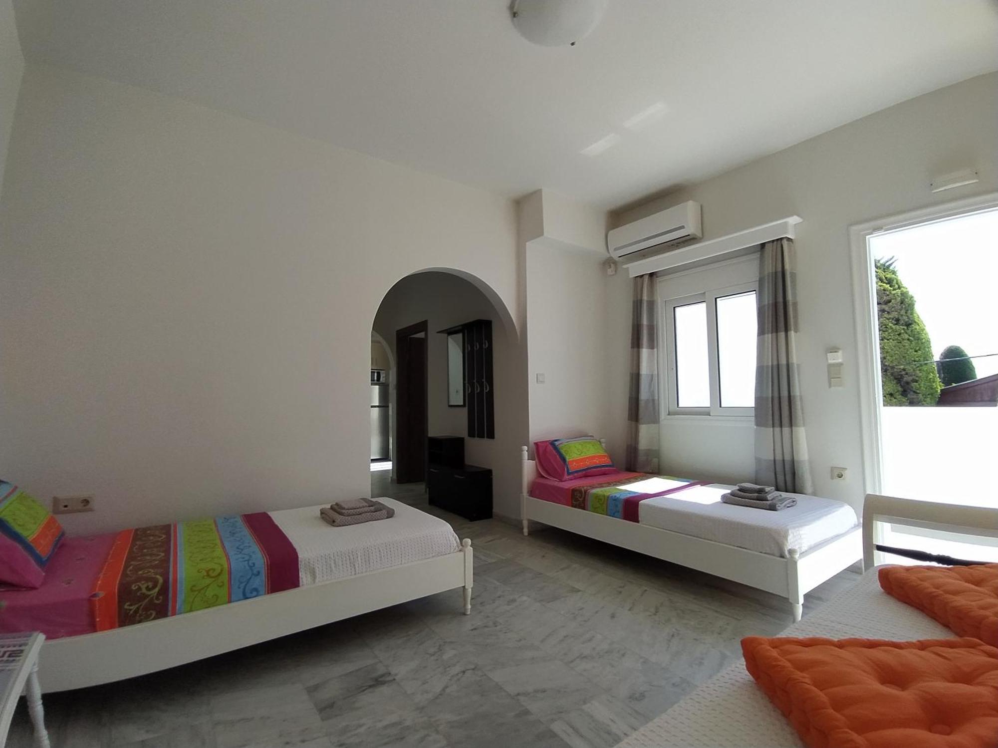 Chariot Apartments Santorini Kamári Extérieur photo